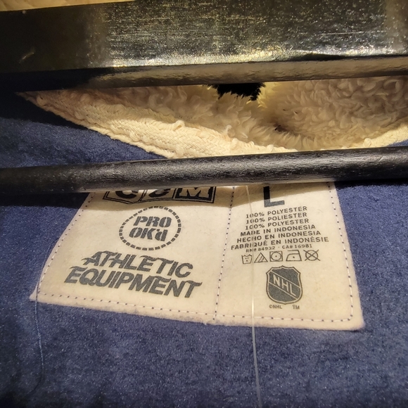 BNWT Montreal Canadiens Micro Fleece Sweater - Picture 4 of 7